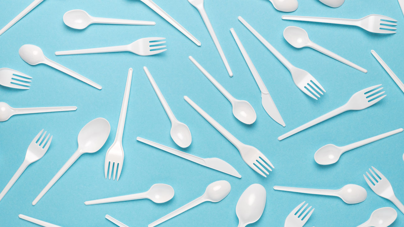 Plastic disposable forks and spoons 